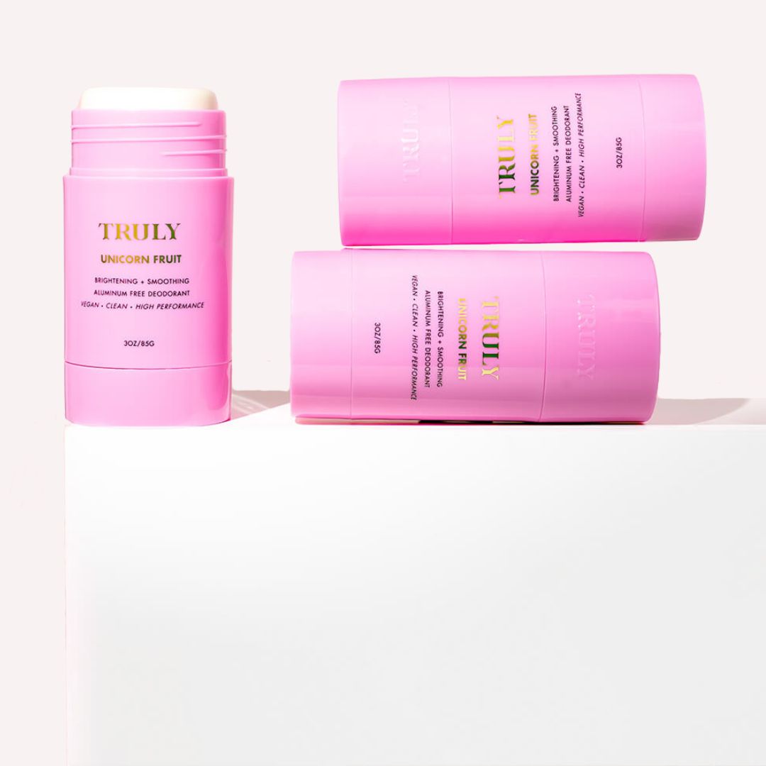 TRULY® DESODORANTE CON AROMA A UNICORN FRUIT - ACLARANTE